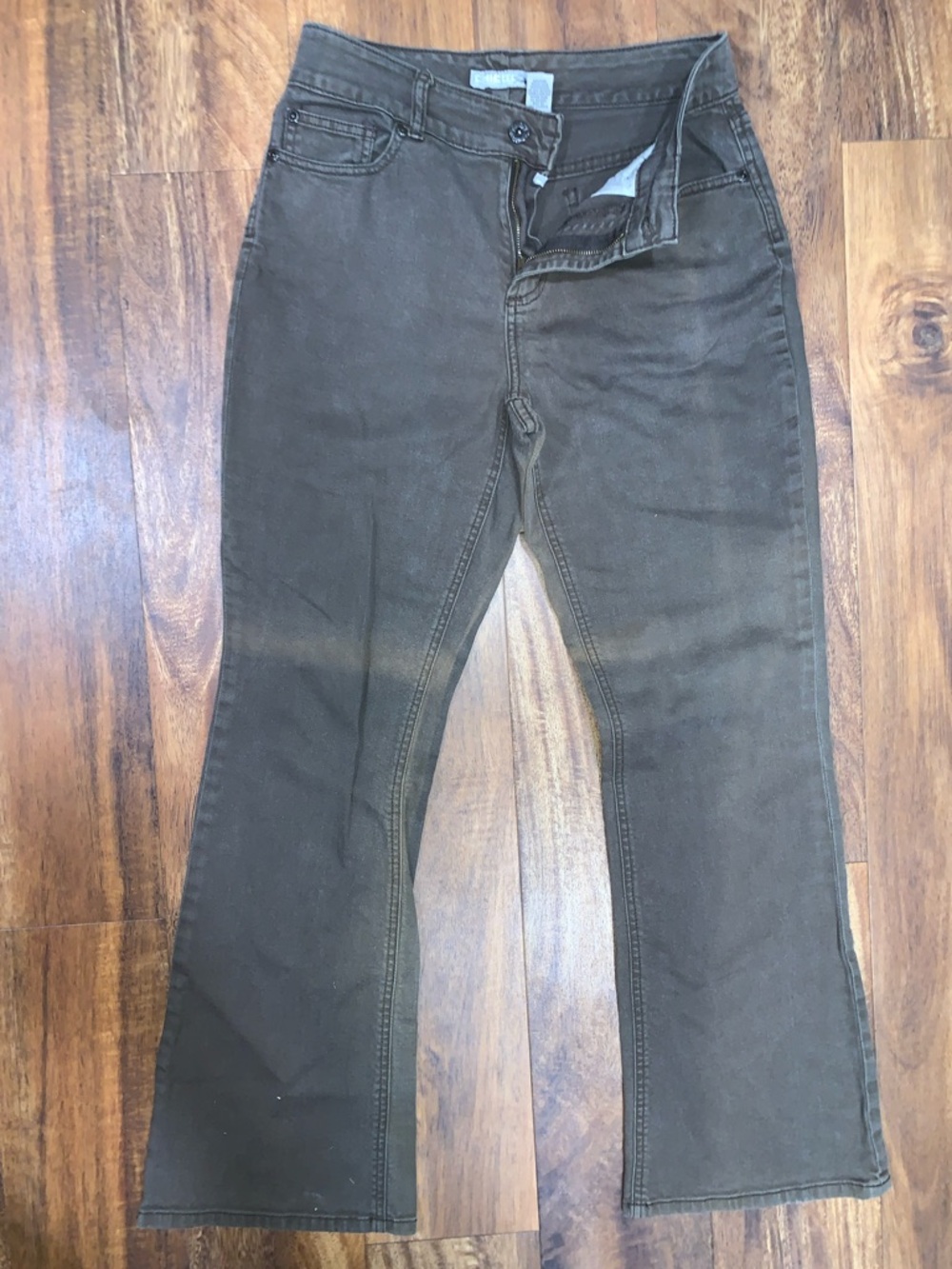 Chico's Platinum Women’s Size 0 Short  Bootcut Wide Leg Jeans in Brown Faded 129